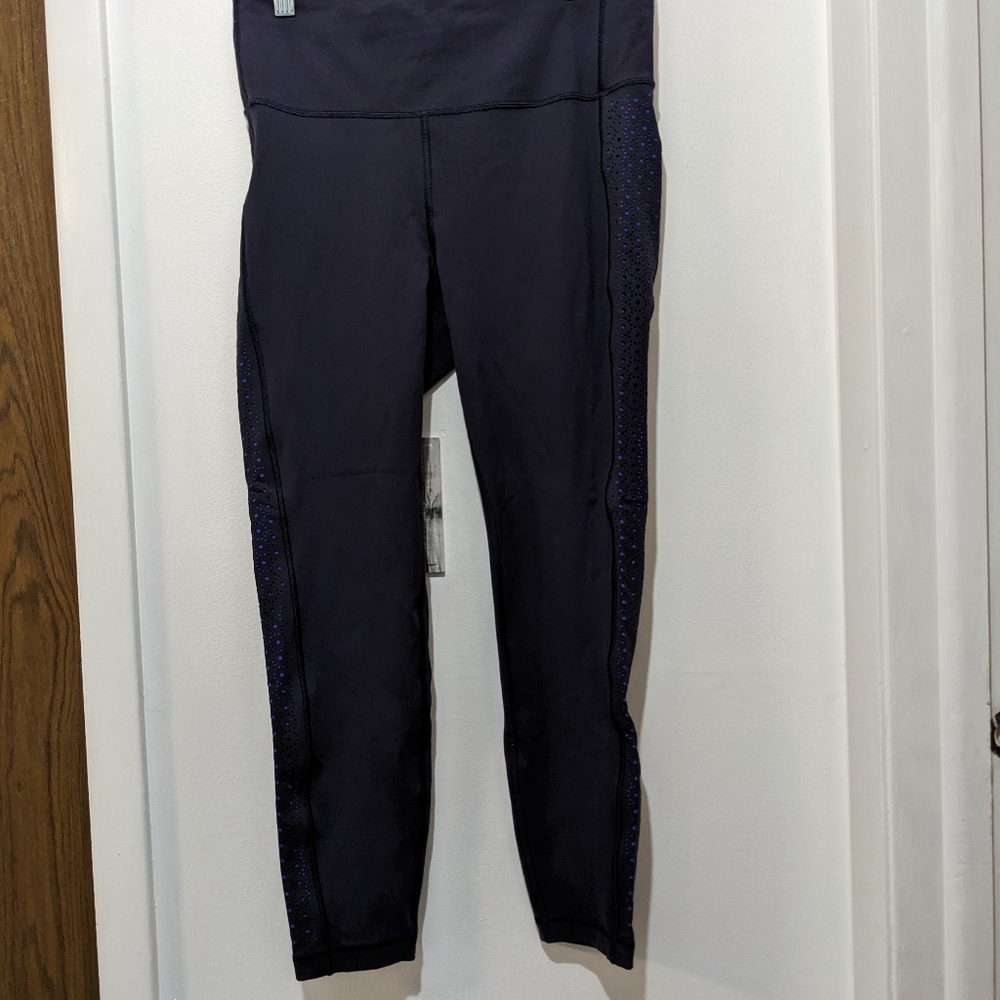 EUC Lululemon 23 inch Leggings